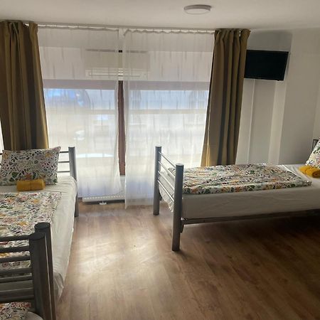Center Hostel And Guest House Budapest Bagian luar foto
