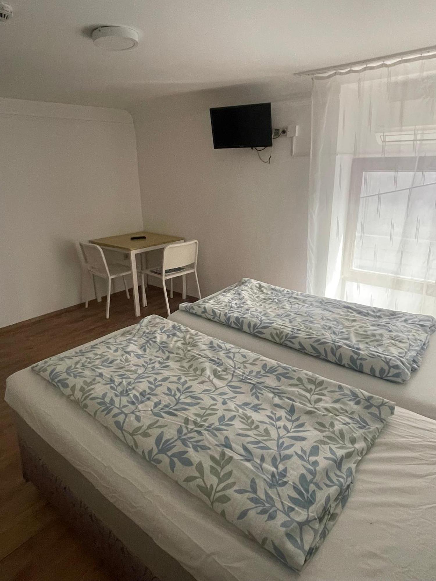 Center Hostel And Guest House Budapest Bagian luar foto
