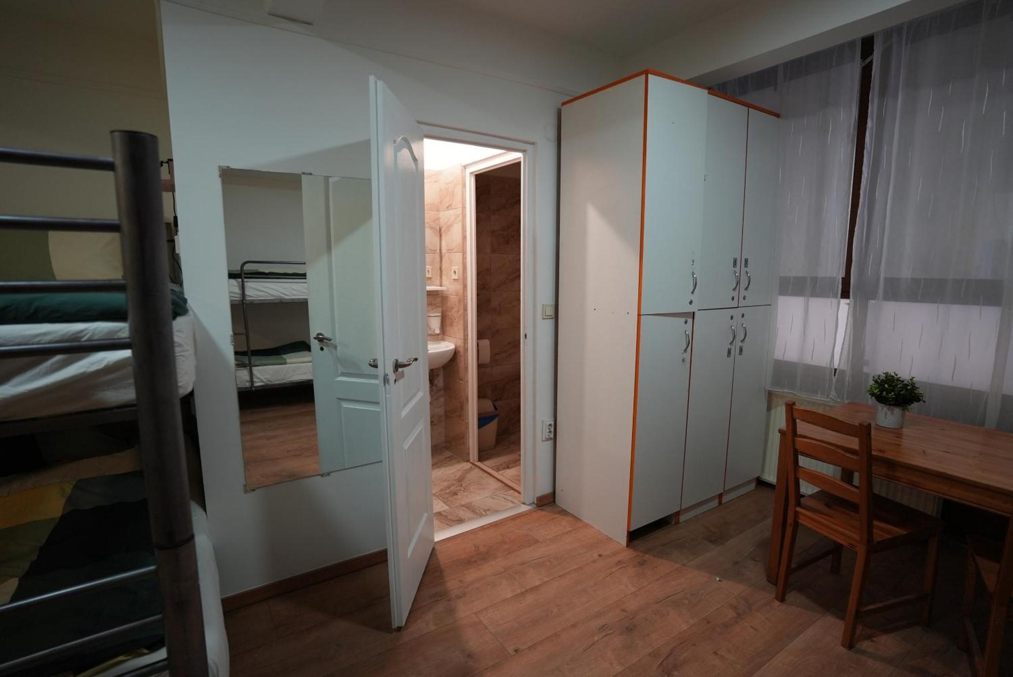 Center Hostel And Guest House Budapest Bagian luar foto