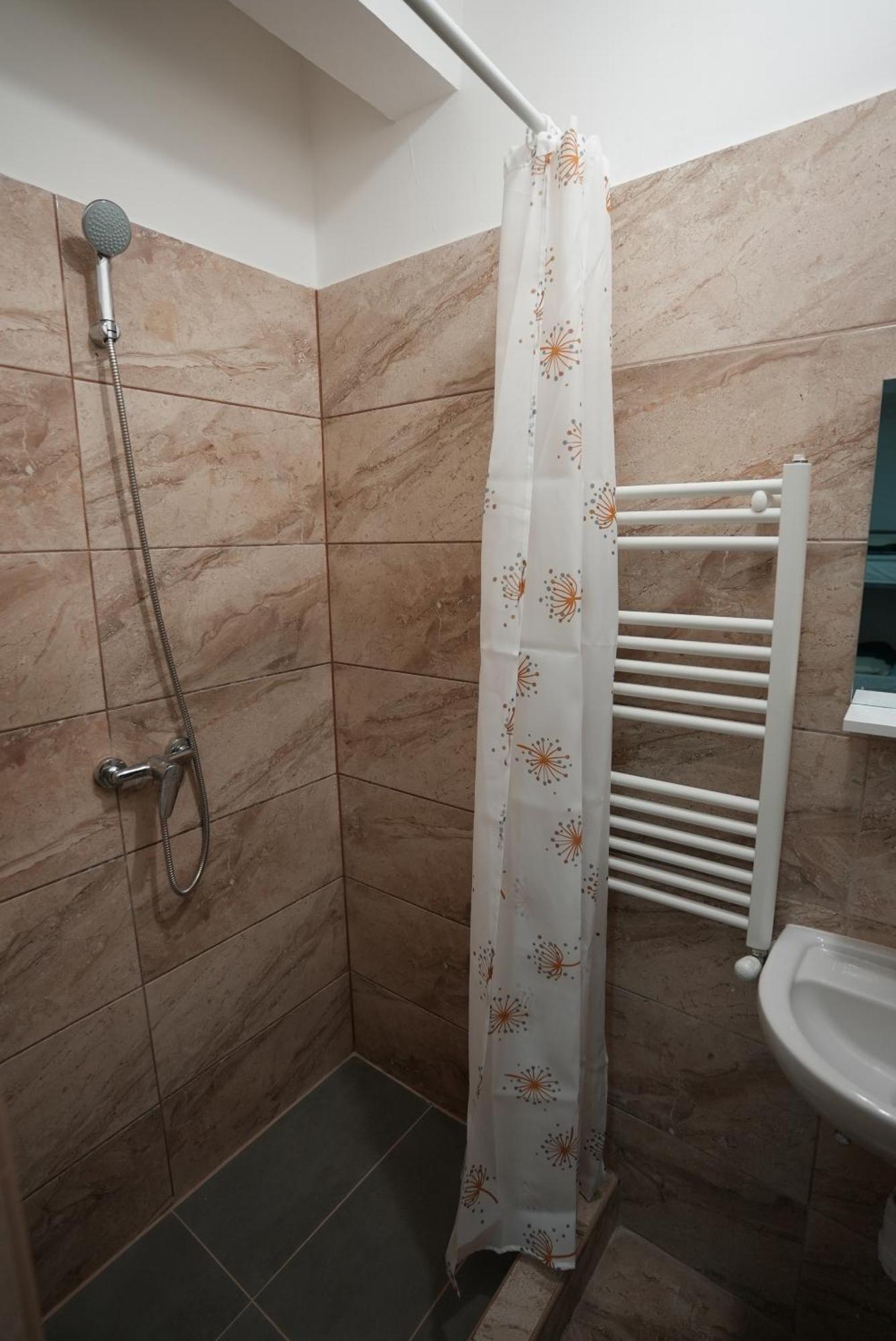 Center Hostel And Guest House Budapest Bagian luar foto