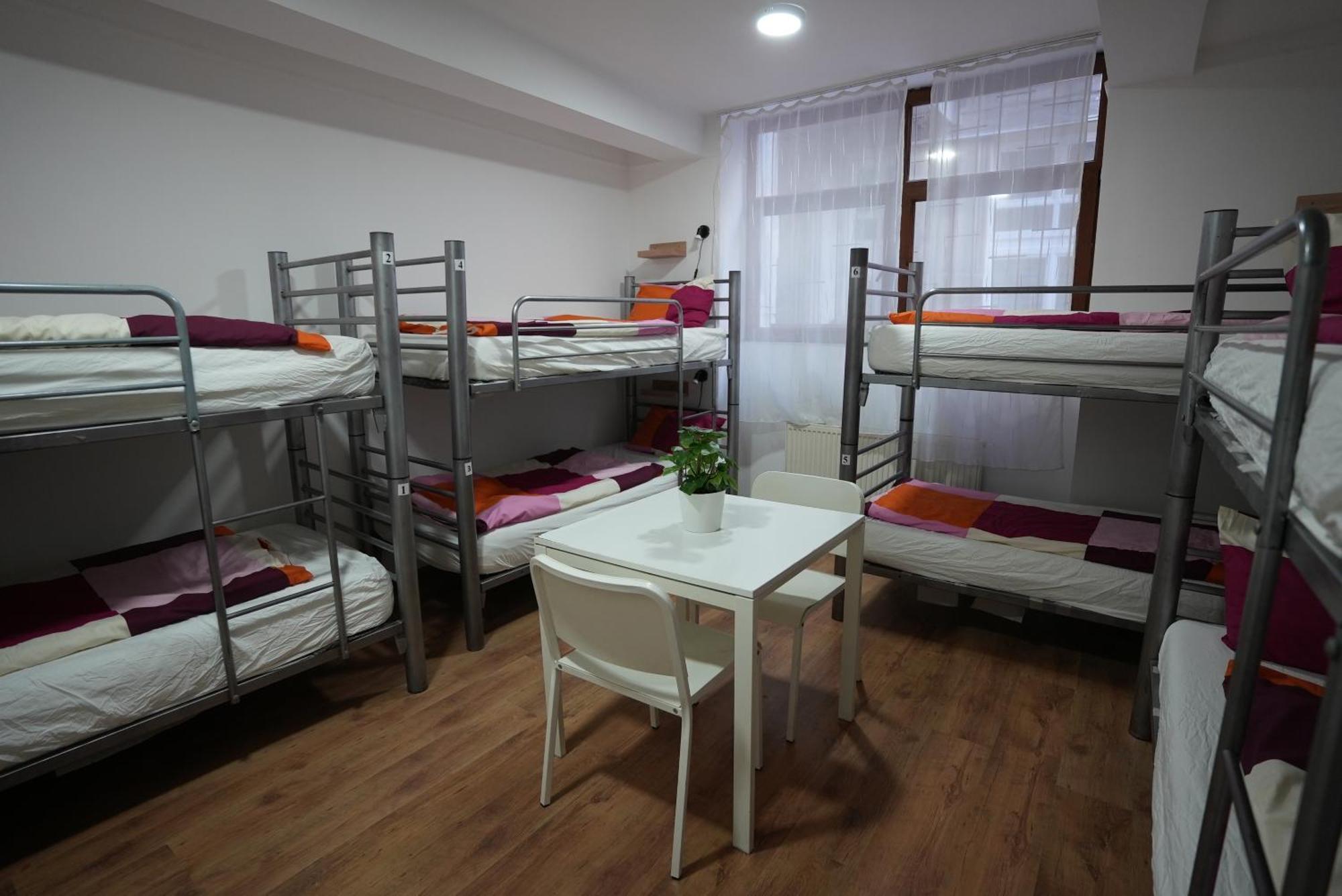 Center Hostel And Guest House Budapest Bagian luar foto