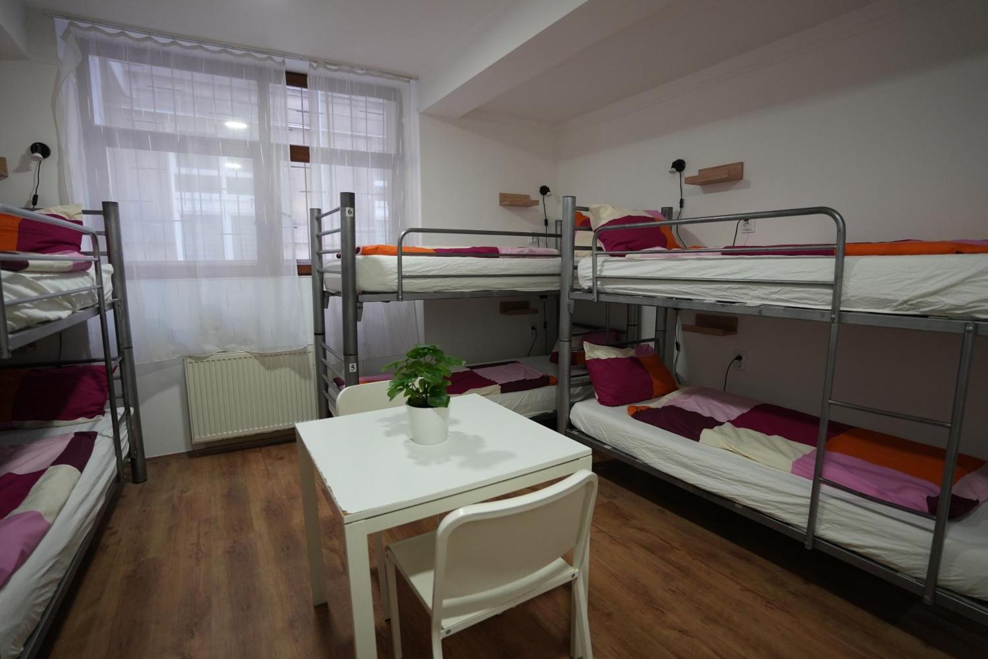 Center Hostel And Guest House Budapest Bagian luar foto