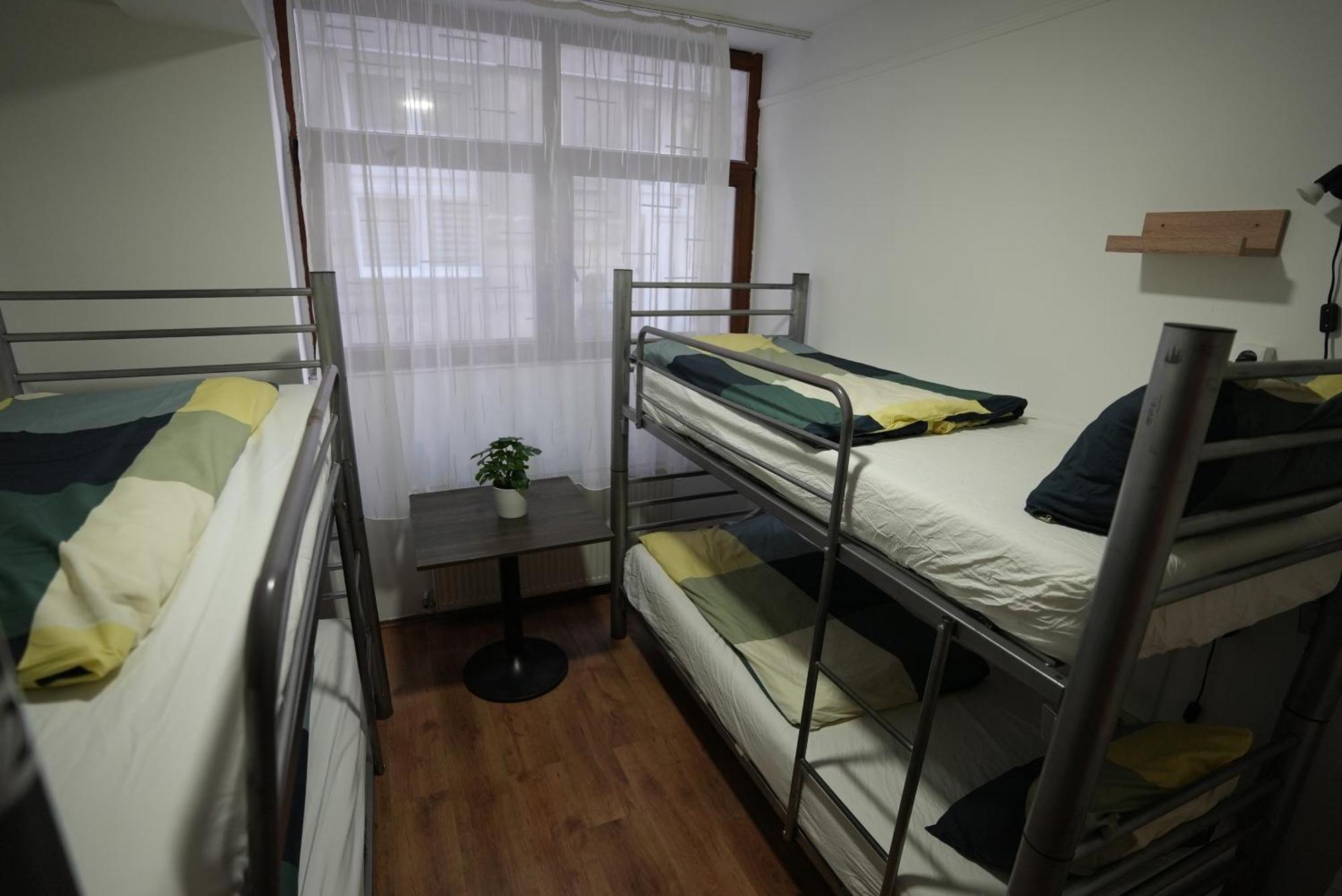Center Hostel And Guest House Budapest Bagian luar foto