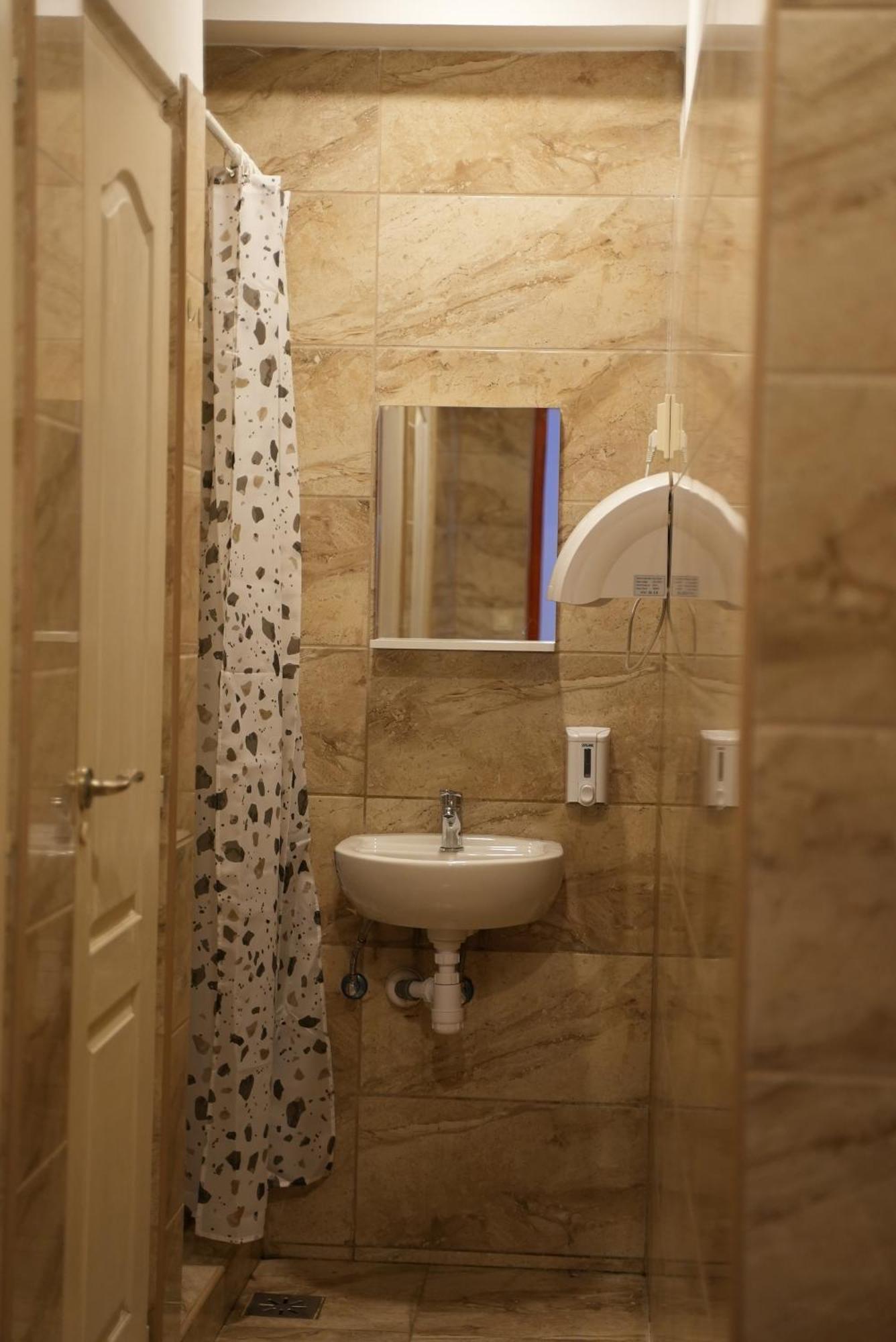Center Hostel And Guest House Budapest Bagian luar foto