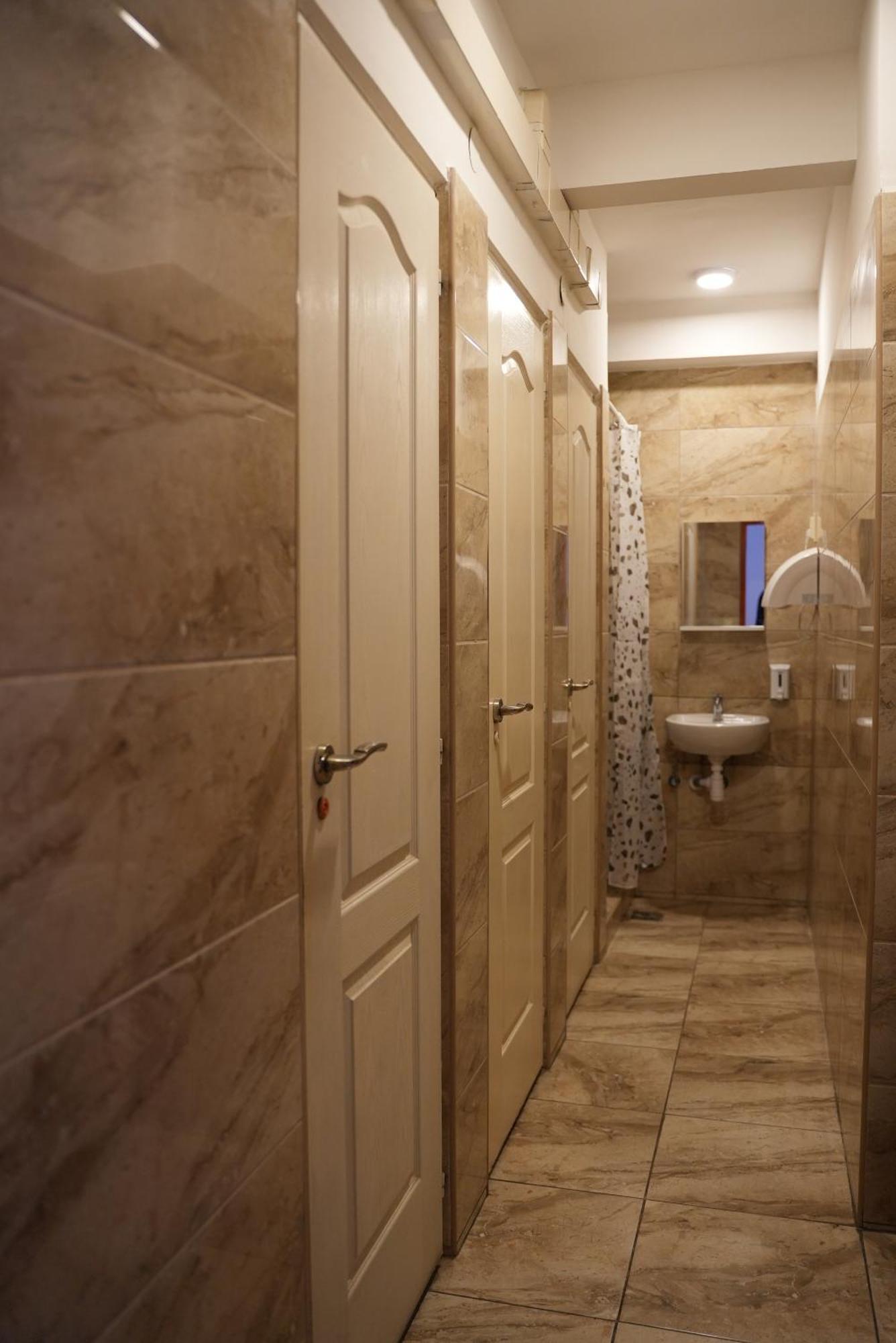 Center Hostel And Guest House Budapest Bagian luar foto