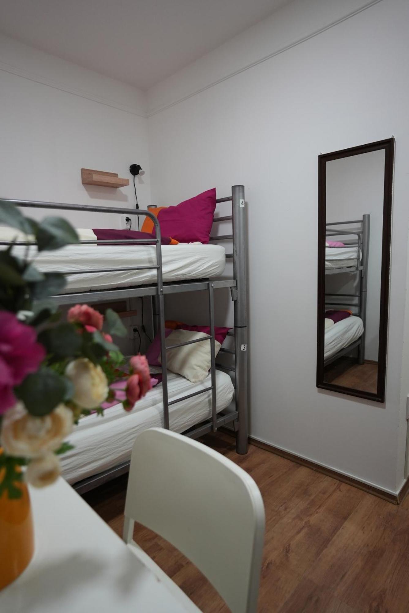 Center Hostel And Guest House Budapest Bagian luar foto