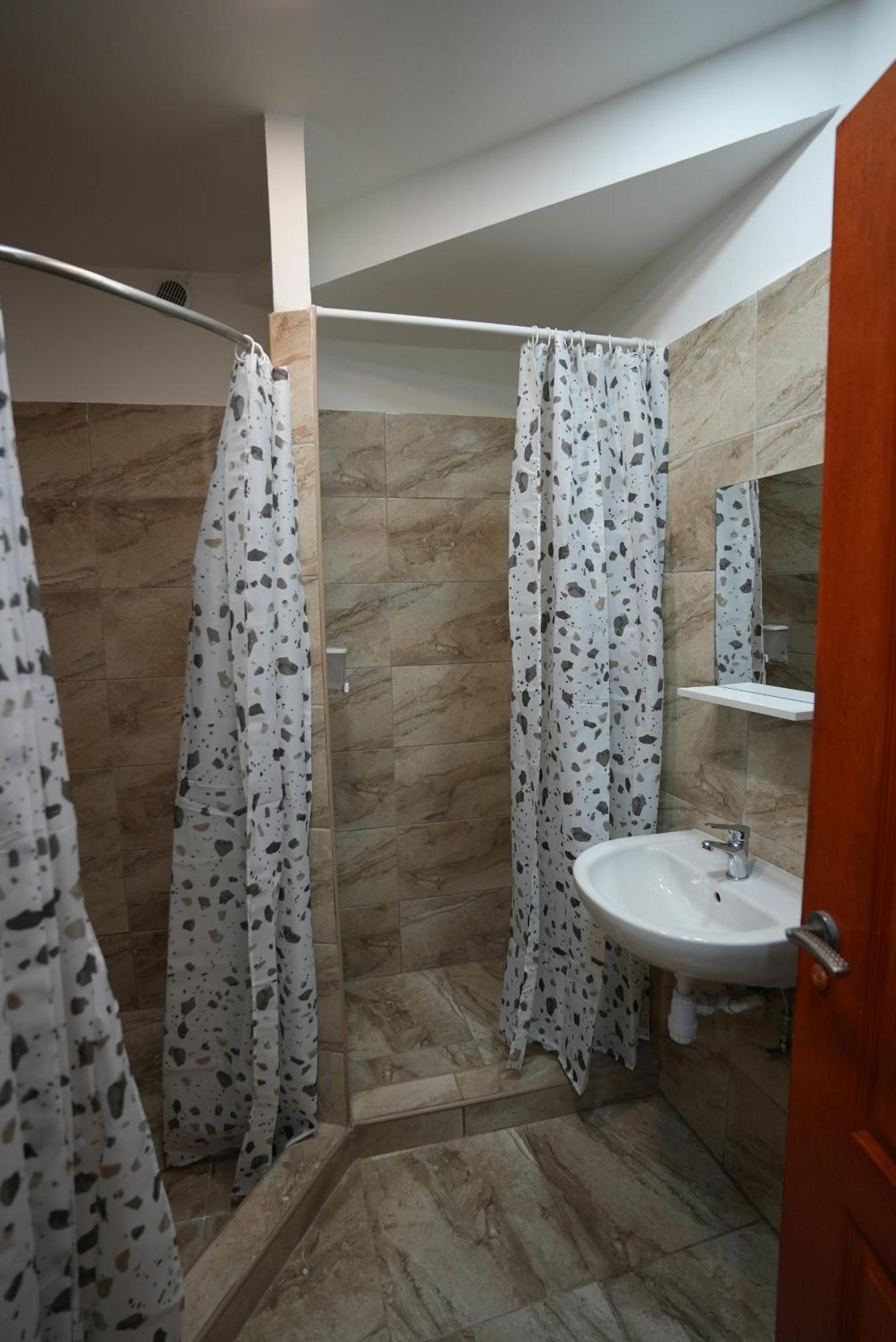 Center Hostel And Guest House Budapest Bagian luar foto