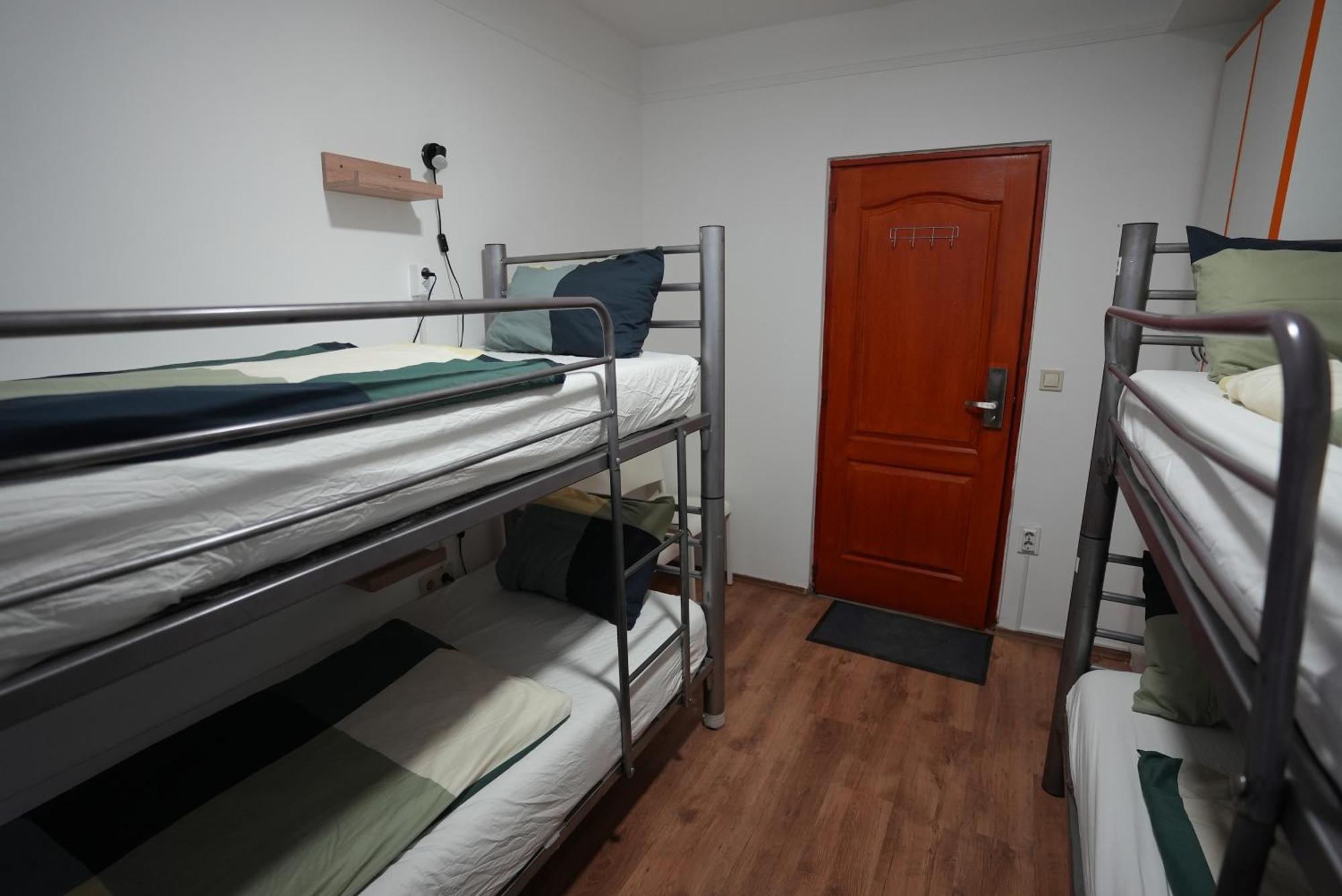 Center Hostel And Guest House Budapest Bagian luar foto