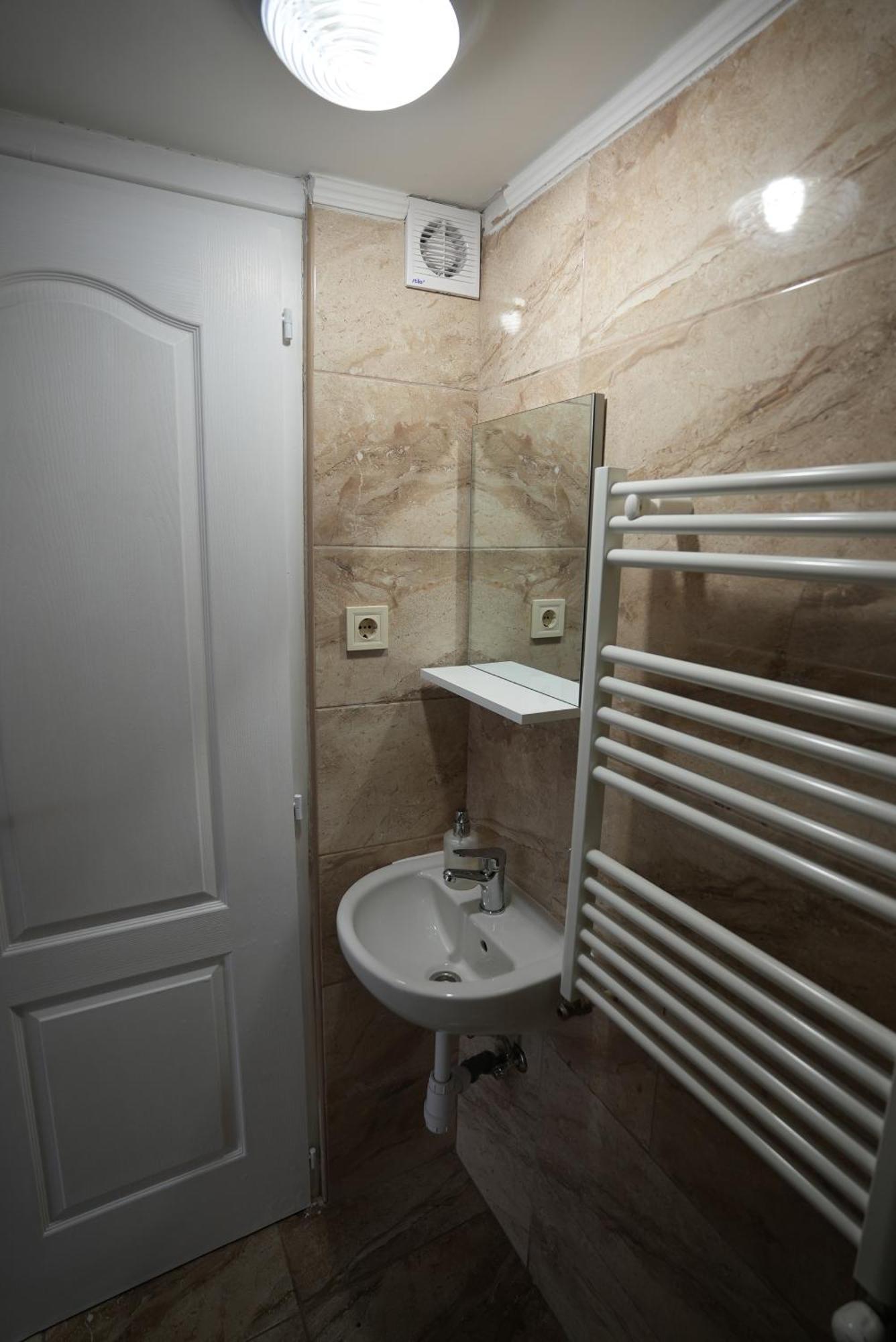 Center Hostel And Guest House Budapest Bagian luar foto